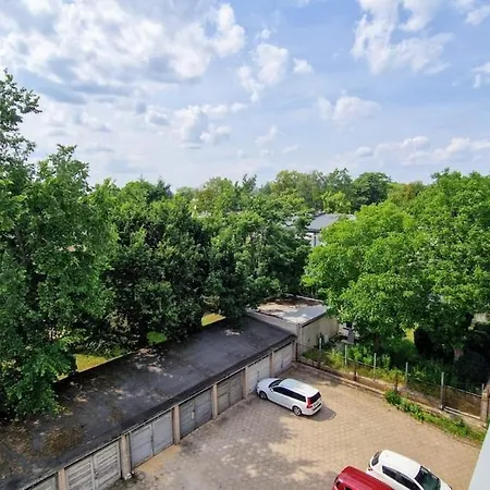 Apartment Student District In The Heart Of -2 *