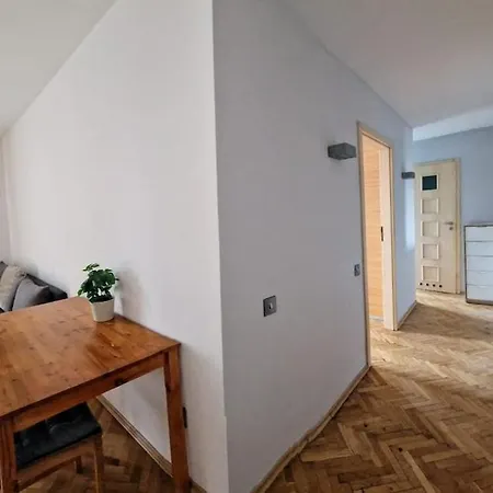 Apartment Student District In The Heart Of -2 Lodz (Lodz)