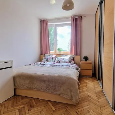 Apartment Student District In The Heart Of -2 *