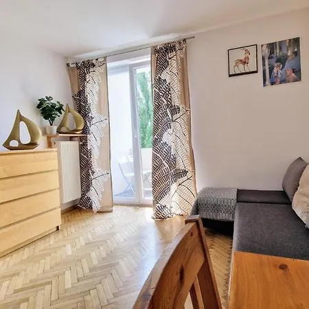 Student District In The Heart Of -2 *