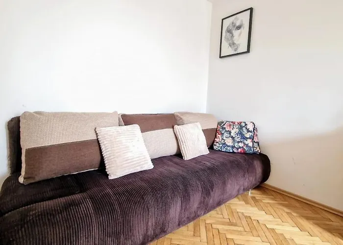 Student District In The Heart Of -2 *